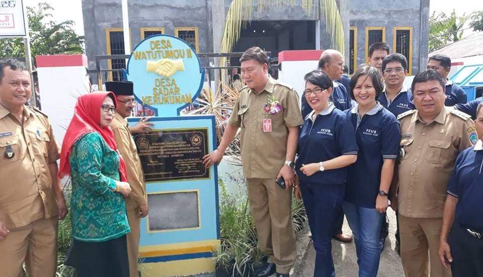 Sekda Jemmy Kuhu Apresiasi Watutumou II Sebagai Desa Sadar Kerukunan Sekda Jemmy Kuhu Apresiasi Watutumou II Sebagai Desa Sadar Kerukunan