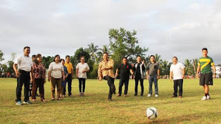 Walikota Eman Buka Kejuaraan Sepak Bola Di Tinoor