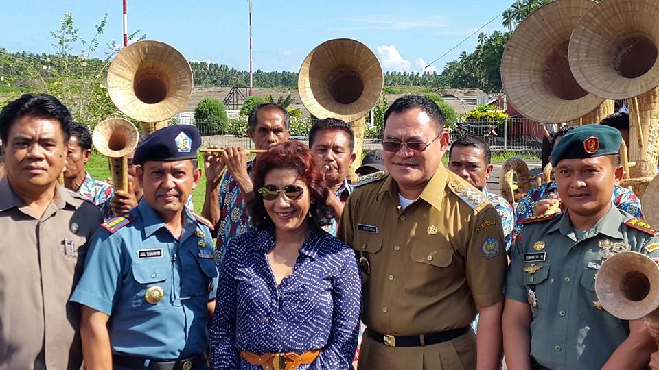 Kunjungi Sangihe, Menteri Susi Serahkan Bantuan 57,6 M