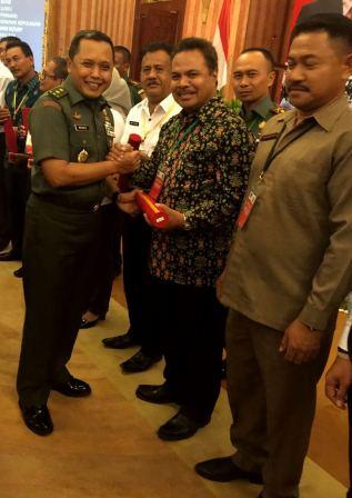 Sekot dan Ketua DPRD Mewakili Kota Bitung Dalam Rapat Koordinasi Teknis TNI Manunggal Membangun Desa (TMMD) Sekot dan Ketua DPRD Mewakili Kota Bitung Dalam Rapat Koordinasi Teknis TNI Manunggal Membangun Desa (TMMD)