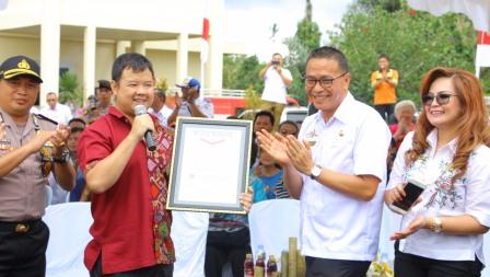 Tomohon Pecahkan Rekor MURI Dunia Nasi Jahe Terpanjang