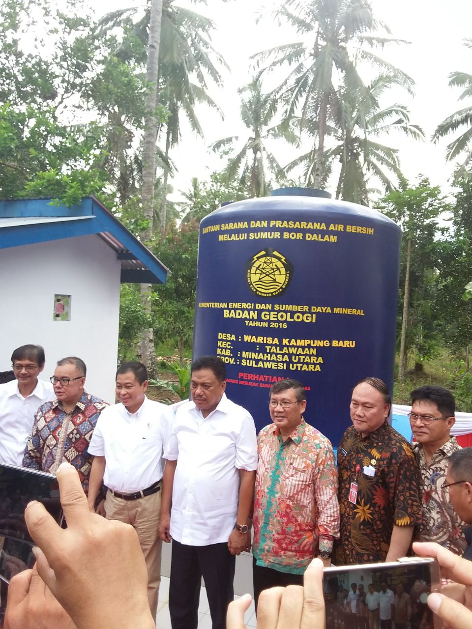 Menteri ESDM Iganatius Johan Resmikan Lima Sumur Bor Air Tanah Menteri ESDM Iganatius Johan Resmikan Lima Sumur Bor Air Tanah