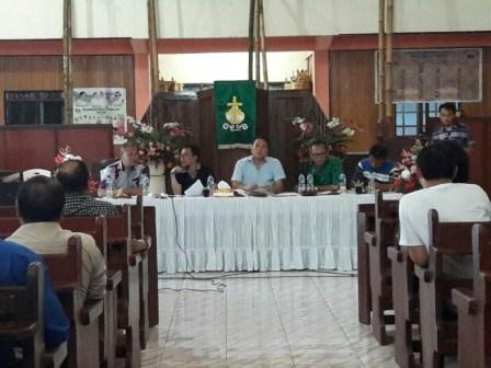 Walikota JFE Pimpin Rapat Pemantapan Panitia Ultah 55 P/KB GMIM Walikota JFE Pimpin Rapat Pemantapan Panitia Ultah 55 P/KB GMIM