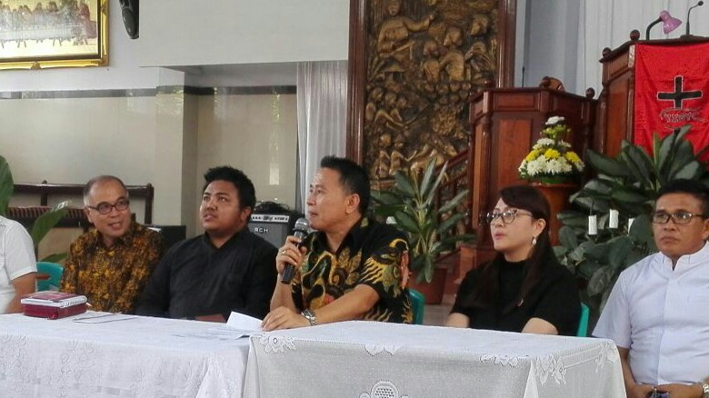 Walikota JFE Pimpin Panitia Temu Pembina Remaja PGI Walikota JFE Pimpin Panitia Temu Pembina Remaja PGI