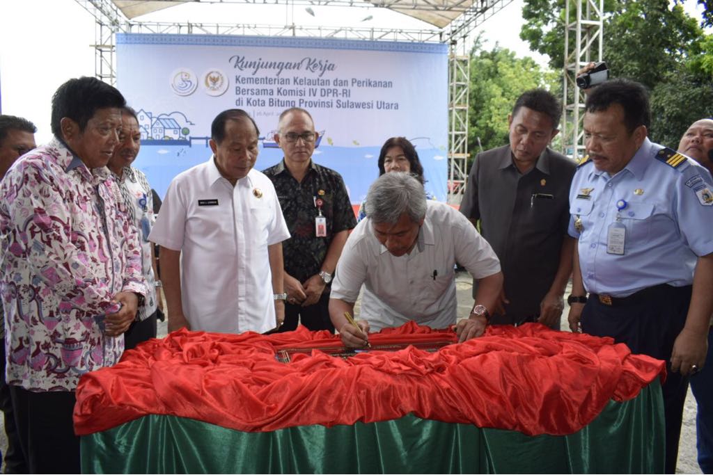 Jaga Mutu Ikan Komoditas Ekspor, Pemerintah Resmikan TPI Higienis di Bitung Jaga Mutu Ikan Komoditas Ekspor, Pemerintah Resmikan TPI Higienis di Bitung