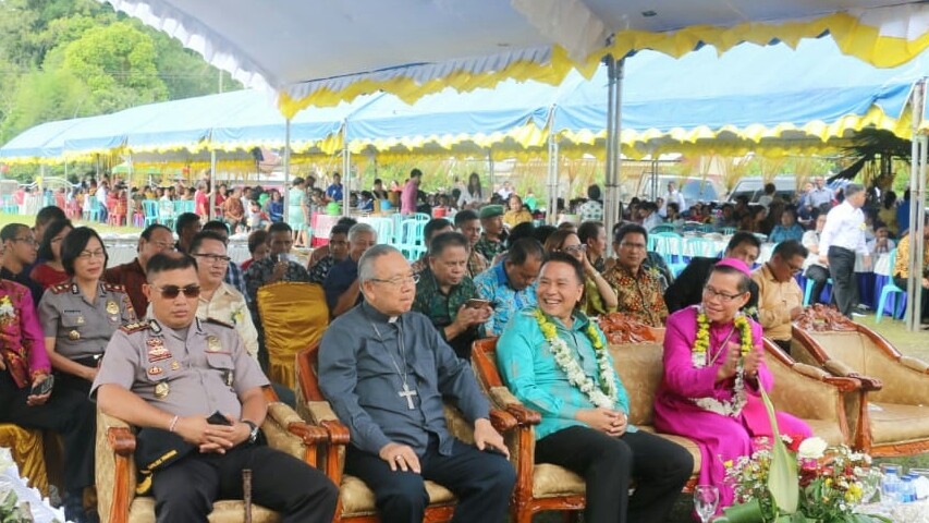 JFE Hadiri Pesta Emas Paroki Roh Kudus Tomohon JFE Hadiri Pesta Emas Paroki Roh Kudus Tomohon