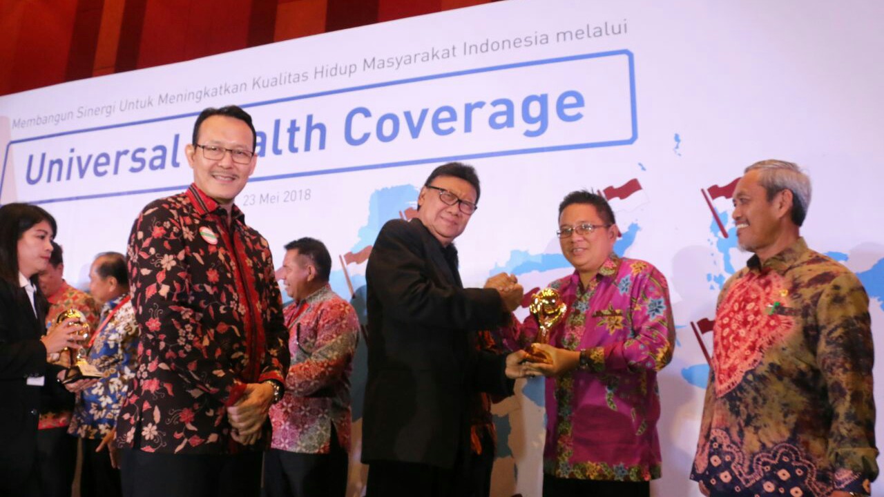 JFE-SAS Terima Penghargaan UHC JKN-KIS Award