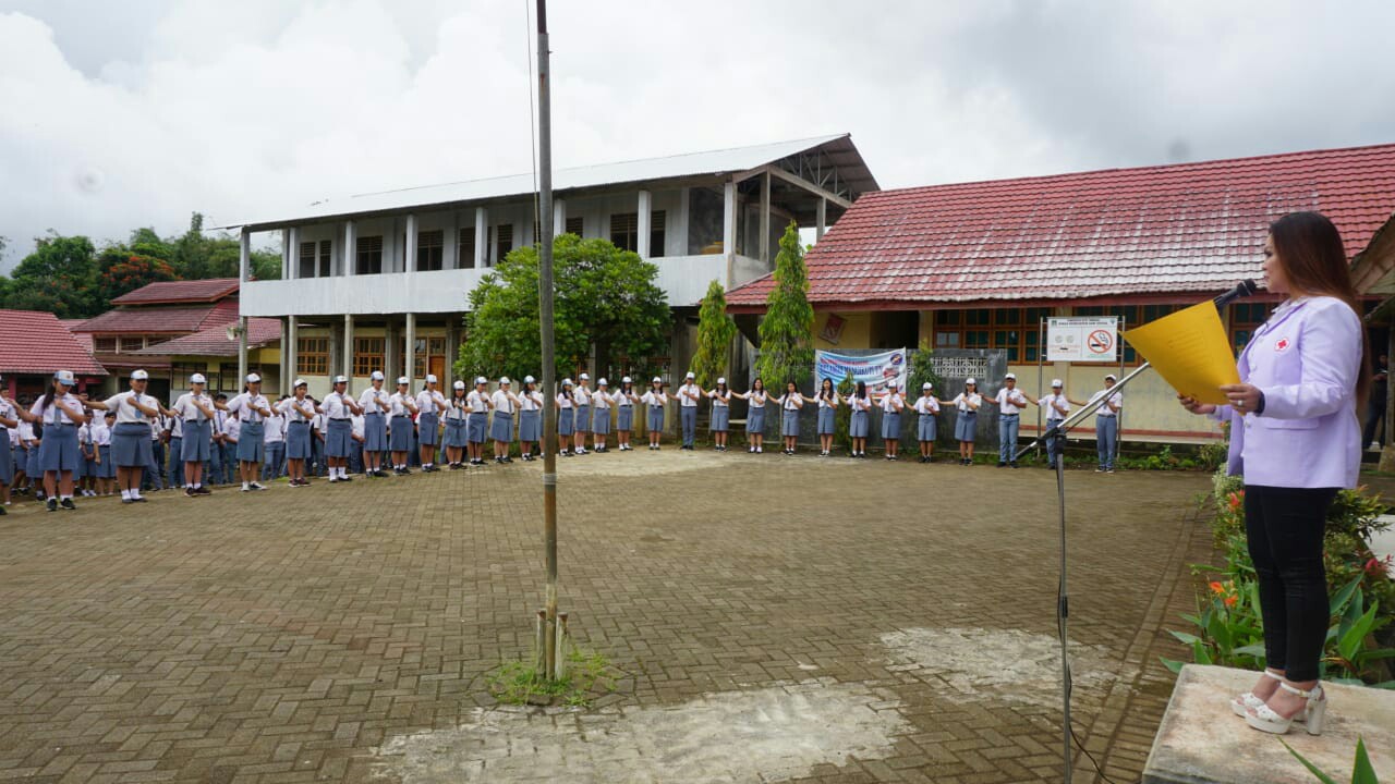 PMR Wira SMK Negeri Tomohon Dilantik Wawali SAS PMR Wira SMK Negeri Tomohon Dilantik Wawali SAS