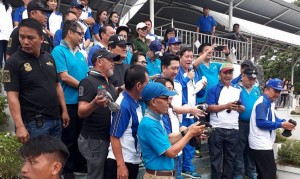 Kegiatan tersebut ditandai dengan pelepasan burung merpati 