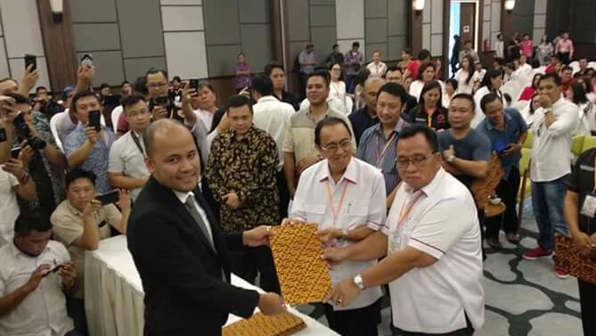 KPU Minahasa Tetapkan RR-RD Pemenang Pilkada Minahasa KPU Minahasa Tetapkan RR-RD Pemenang Pilkada Minahasa