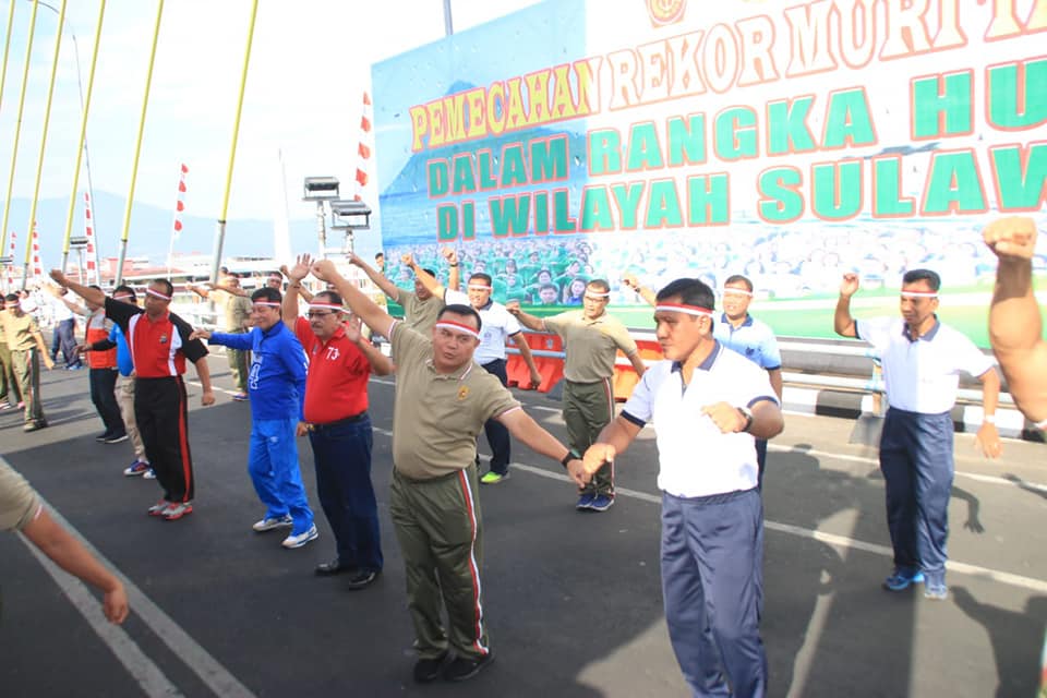 Pemecahan Rekor MURI Senam Massal Tari Gemu Famire HUT ke-73 TNI di Moment Manado Fiesta 2018