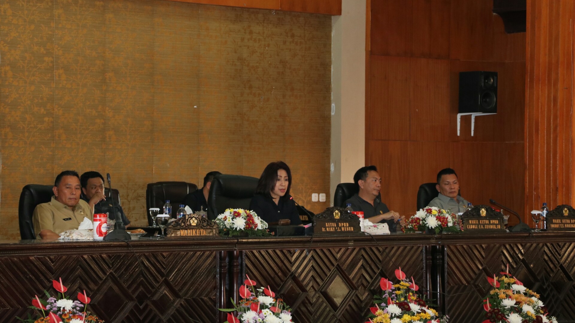 Paripurna DPRD Tomohon Tanggapan Walikota Terhadap Pemandangan Fraksi Terkait APBD 2019 Paripurna DPRD Tomohon Tanggapan Walikota Terhadap Pemandangan Fraksi Terkait APBD 2019