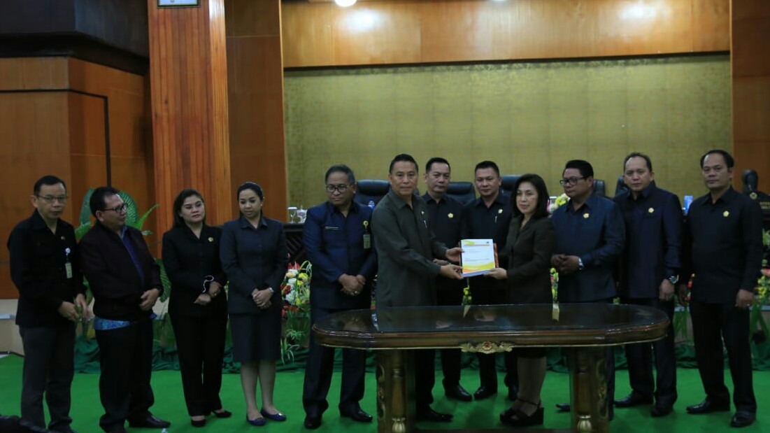 Paripurna DPRD Tomohon Penetapan APBD 2019 Paripurna DPRD Tomohon Penetapan APBD 2019
