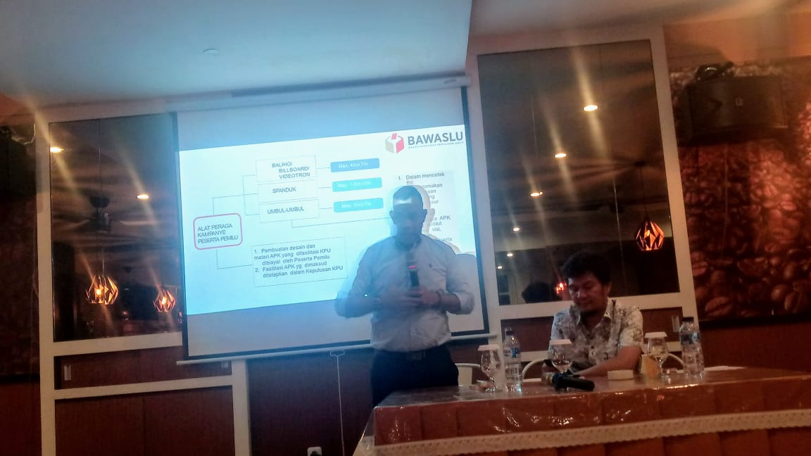 Bawaslu Sulut : 193 APK Parpol dan 8 APK Calon DPD Dipasang di Tempat Terlarang Bawaslu Sulut : 193 APK Parpol dan 8 APK Calon DPD Dipasang di Tempat Terlarang