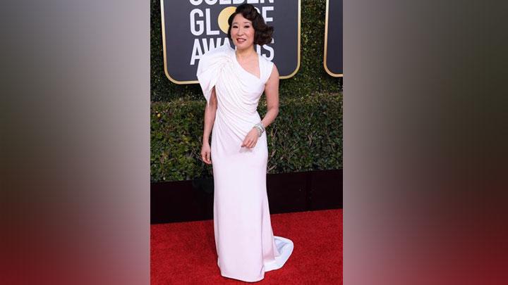 Sandra Oh, Seleb Perempuan Asia Pertama yang Jadi MC di Golden Globes 2019