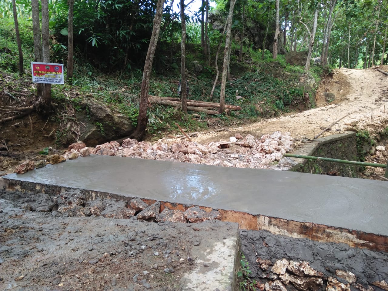 Plat Beton TMMD Selesai Droping Material Lancar