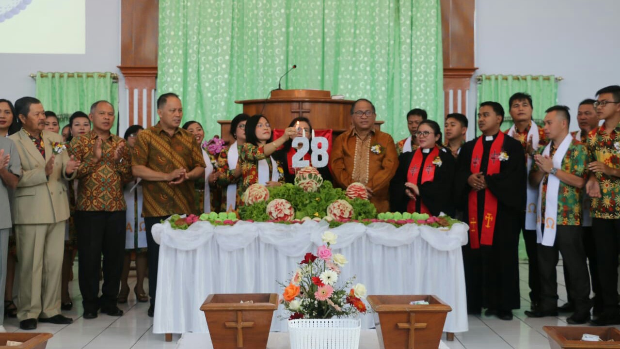 Lolowang Hadiri Ultah GMIM Siloam Taratara