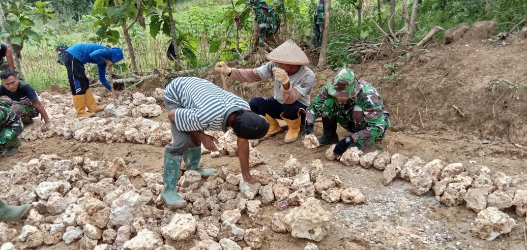 Perbaikan Badan Jalan Terus Berlanjut