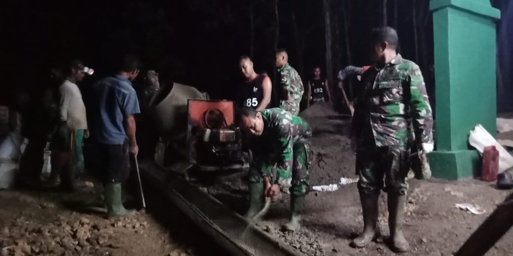 Bukan Hanya Non Fisik Yang Dilembur, Jalanpun Harus Dilembur Dilokasi TMMD