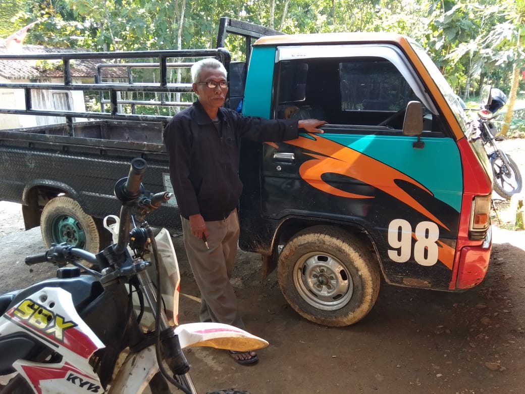 Sopir ini Puji Etos Kerja dan Kedisiplinan Satgas TMMD Kodim 0721/ Blora. Sopir ini Puji Etos Kerja dan Kedisiplinan Satgas TMMD Kodim 0721/ Blora.