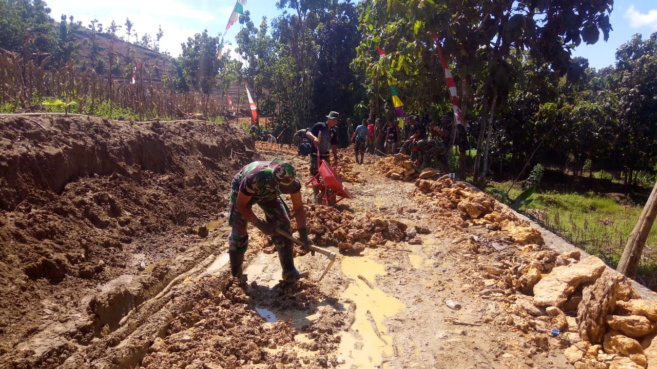 Air Hujan Tak Halangi Diriku, Pekerjaan Adalah Nomer Satu