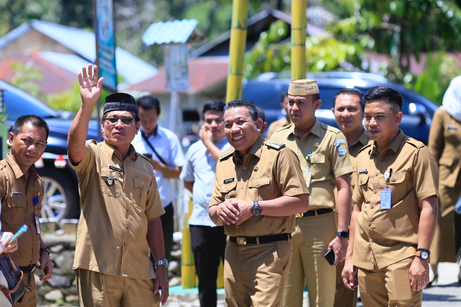 Bupat Depri Pontoh Inspeksi Persiapan PHBS Tingkat Nasional