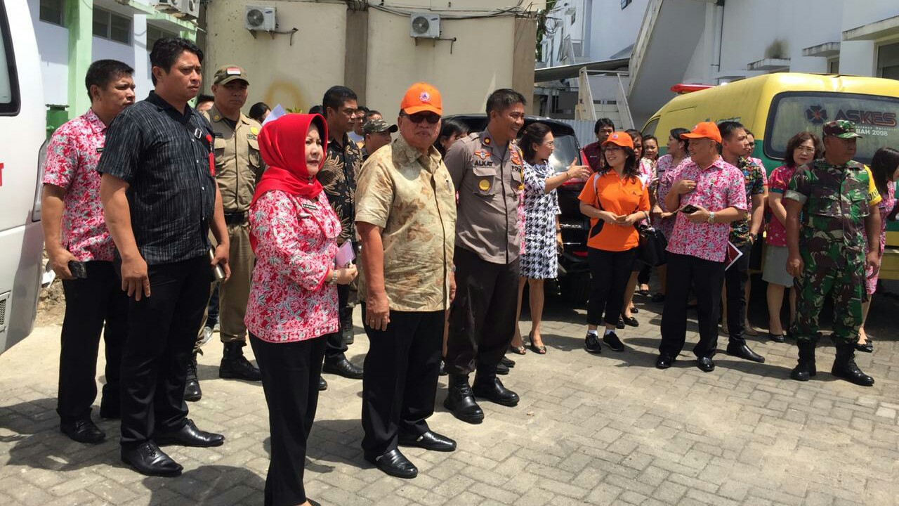 Wabup RD Apresiasi Simulasi Damkar di RSUD Sam Ratulangi Wabup RD Apresiasi Simulasi Damkar di RSUD Sam Ratulangi