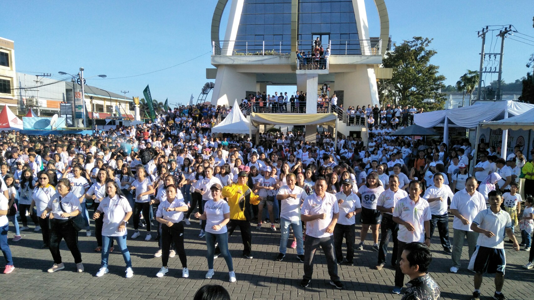 JFE-SAS Ikut Berbaur, Millennial Road Safety Festival Hebohkan Tomohon JFE-SAS Ikut Berbaur, Millennial Road Safety Festival Hebohkan Tomohon