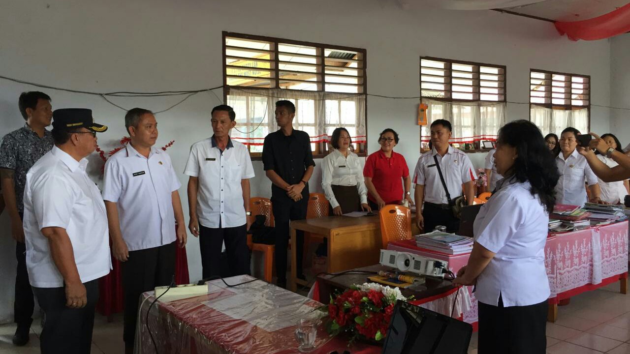 Wabup RD Sidak Sekolah di Langowan