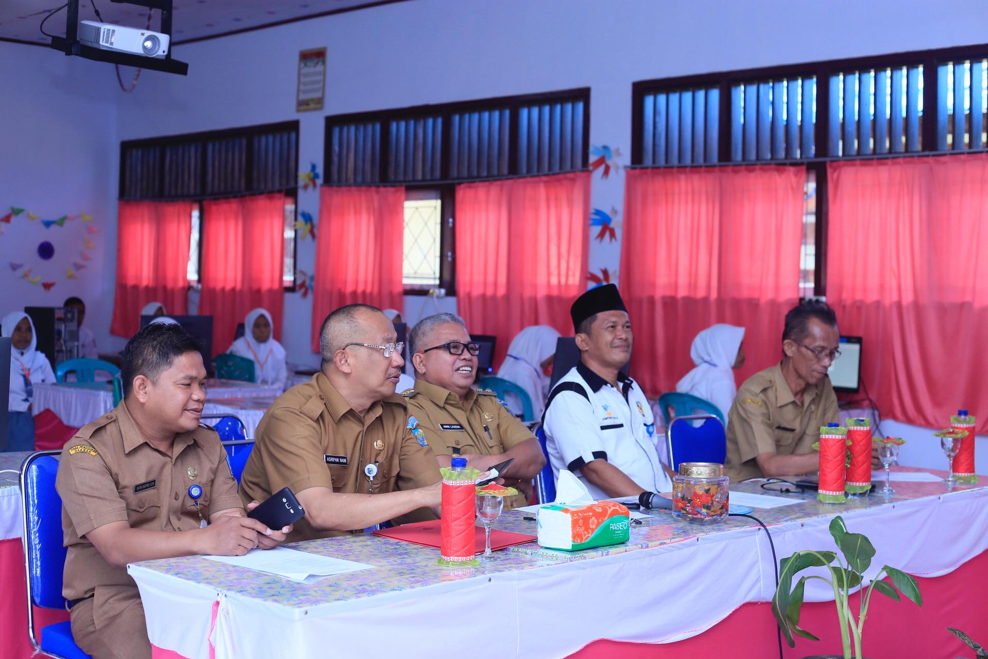 Wakil Bupati Amin Lasena Buka UNBK SMK Kaidipang Tahun 2019