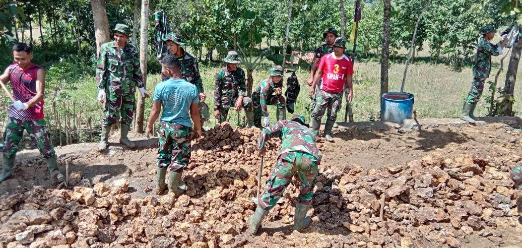 Tatanan Batu Warga Dan Satgas Jadikan Jalan