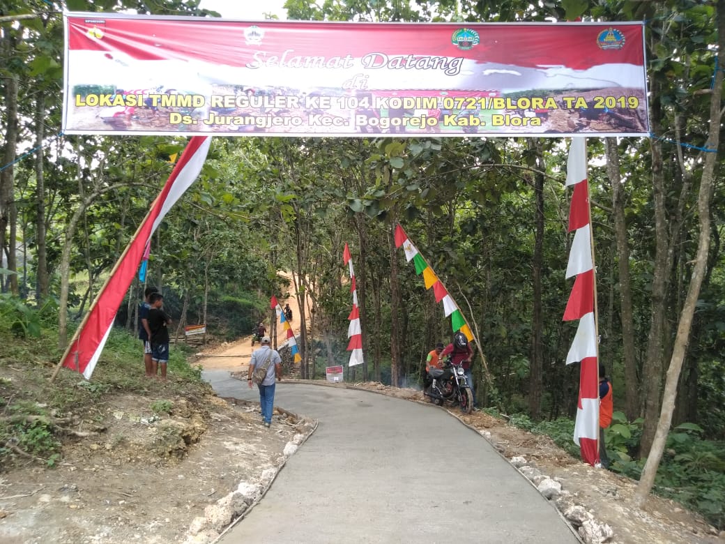 Mulusnya Jalan Desaku Tak Semulus Pipimu Mulusnya Jalan Desaku Tak Semulus Pipimu