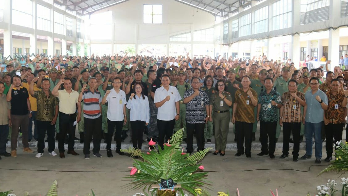 Dialog dan Penyerahan Insentif Bagi Perangkat Kelurahan serta Linmas di 3 Kecamatan Dialog dan Penyerahan Insentif Bagi Perangkat Kelurahan serta Linmas di 3 Kecamatan