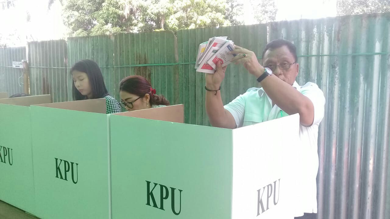 Wabup RD Coblos Pemilu 2019 di Sawangan