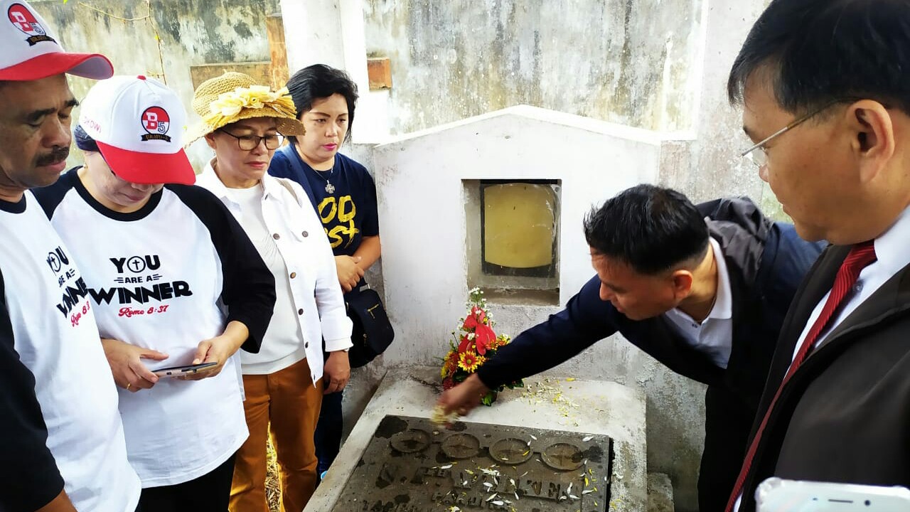 Walikota Eman Ikut Napak Tilas ke Makam Ds Wilken