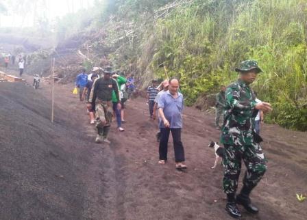 Bangun Semangat Gotong Royong Melalui TMMD Ke-105