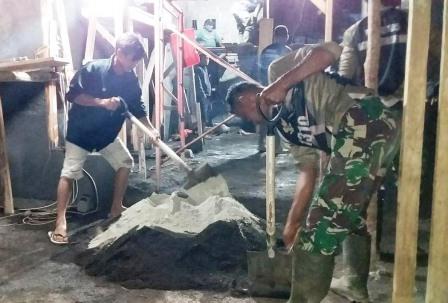 Guna Pemanfaatan Waktu Seefektif Mungkin, Satgas TMMD Kerja Di Malam Hari