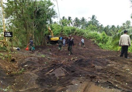 Hari Kesembilan Pengerjaan Pembukaan Jalan Tembus