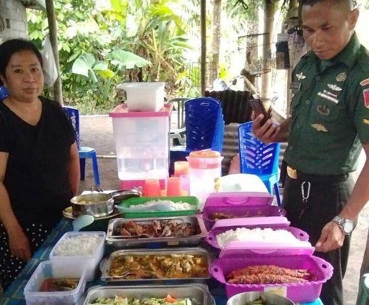 Ibu Norce dan Cerita Makan Siang untuk Prajurit