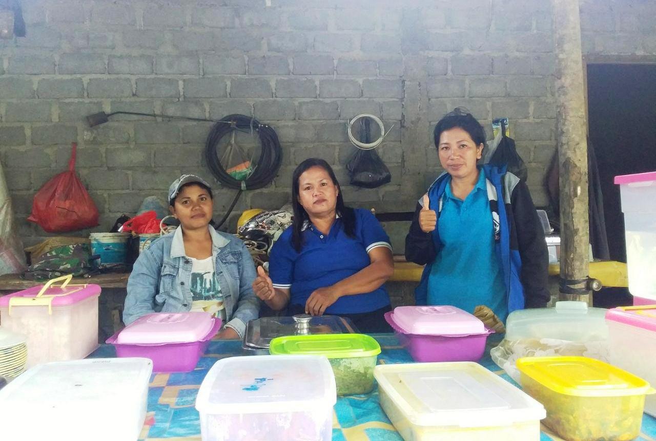 Hidangan Para Ibu Penyemangat Kerja Satgas TMMD Hidangan Para Ibu Penyemangat Kerja Satgas TMMD