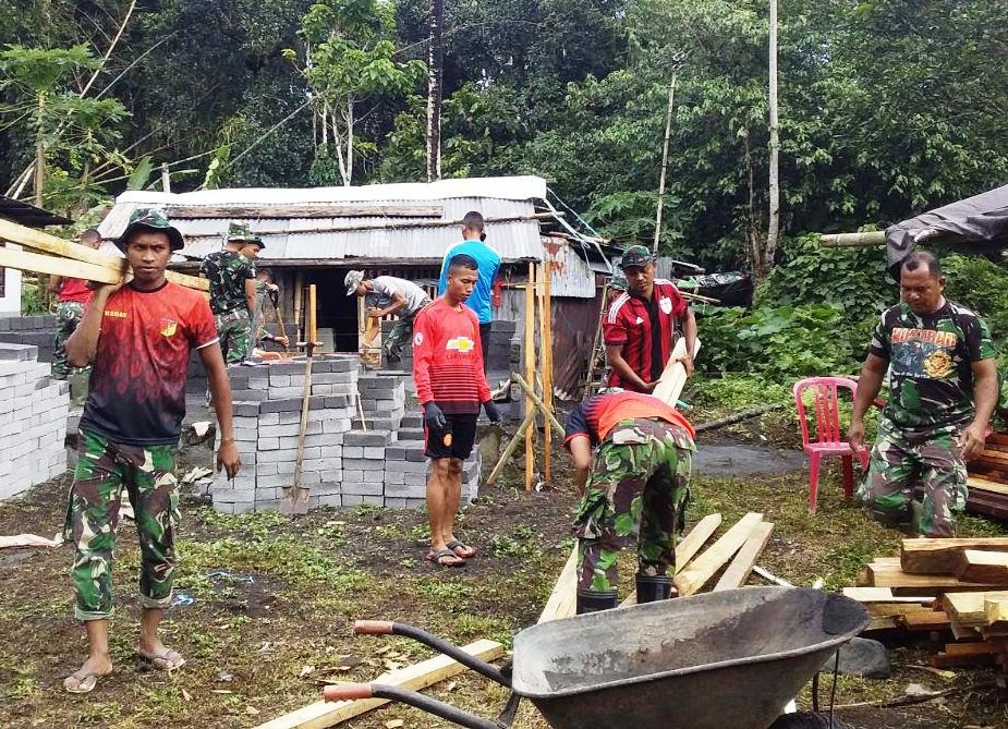 Rumah Om Robby Terus Dibedah Satgas TMMD