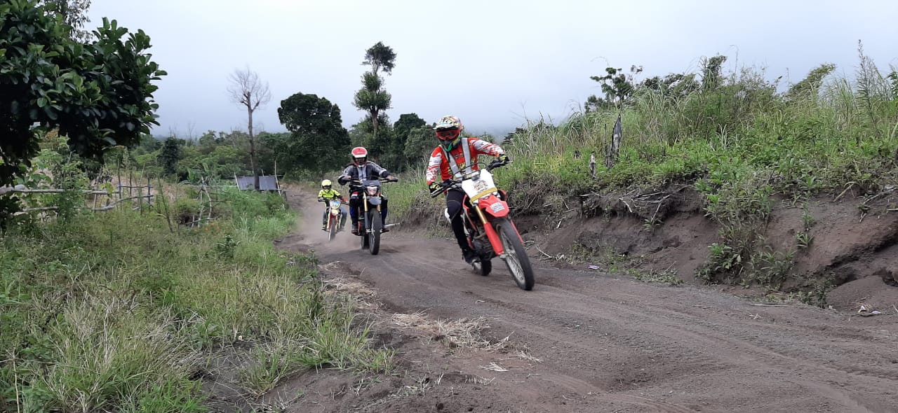Motor Honda Tangguh di Roadventure Langowan- Gunung Soputan