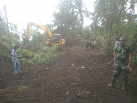 Jalan Penghubung Antar Tiga Kelurahan Terus Di Genjot