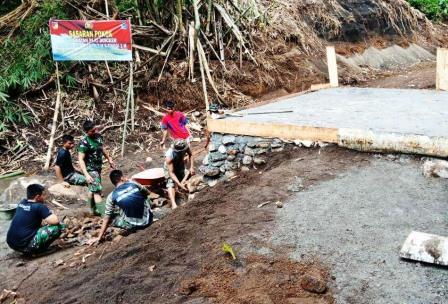 Pengerjaan Plat Duicker Di Duasudara Masuk Tahap Penghalusan