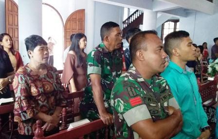 Sebelum Melaksanakan Tugas, Prajurit Satgas TMMD Ke-105 Laksanakan Kebaktian Minggu Di Gereja