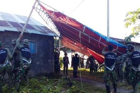 TNI Akan Selalu Ada Dihati Rakyat TNI Akan Selalu Ada Dihati Rakyat