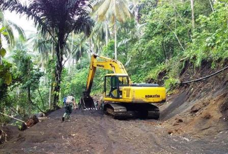 Walau Dihadapkan Dengan Medan Berat, Prajurit Satgas Tetap Semangat