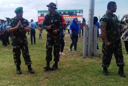 Walikota Bitung, Danrem 131/Santiago dan Dansatgas Bergoyang Tarian Kolosal