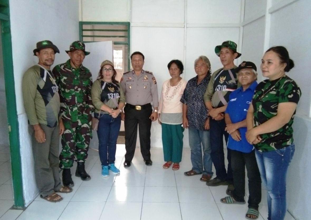 Danramil Sampaikan Selamat kepada Warga Penerima Program Bedah Rumah Danramil Sampaikan Selamat kepada Warga Penerima Program Bedah Rumah