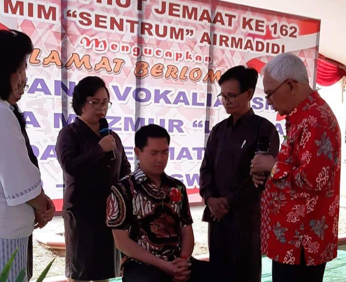 Maju Pilkada Minut, JG Didoakan Pelayan dan Jemaat GMIM Sentrum Airmadidi